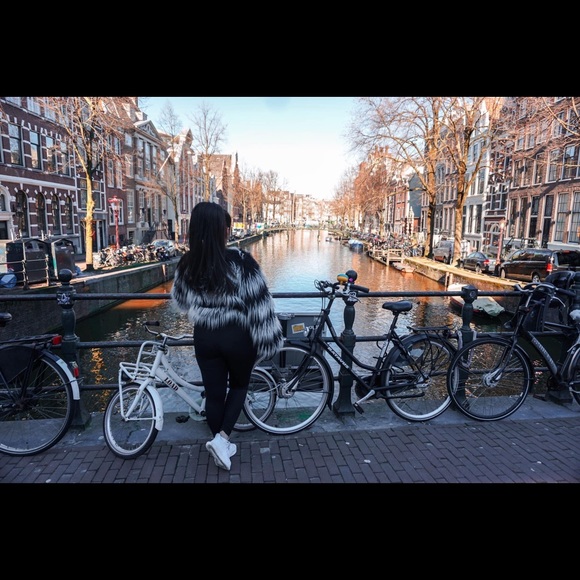 ❤️ 2022 UPDATE - MEET YOUR POSHER ❤️ - Picture 7 of 15